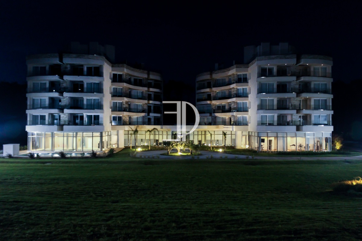 Apartamento ID.579 - Venta apartamento 1 dormitorio Playa mansa Punta del Este. 