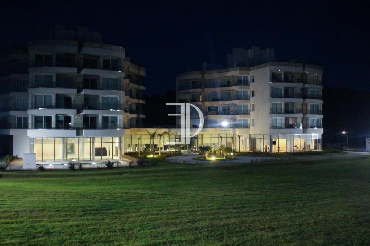 Apartamento ID.579 - Venta apartamento 1 dormitorio Playa mansa Punta del Este. 