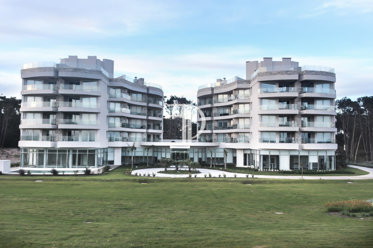 Apartamento ID.579 - Venta apartamento 1 dormitorio Playa mansa Punta del Este. 