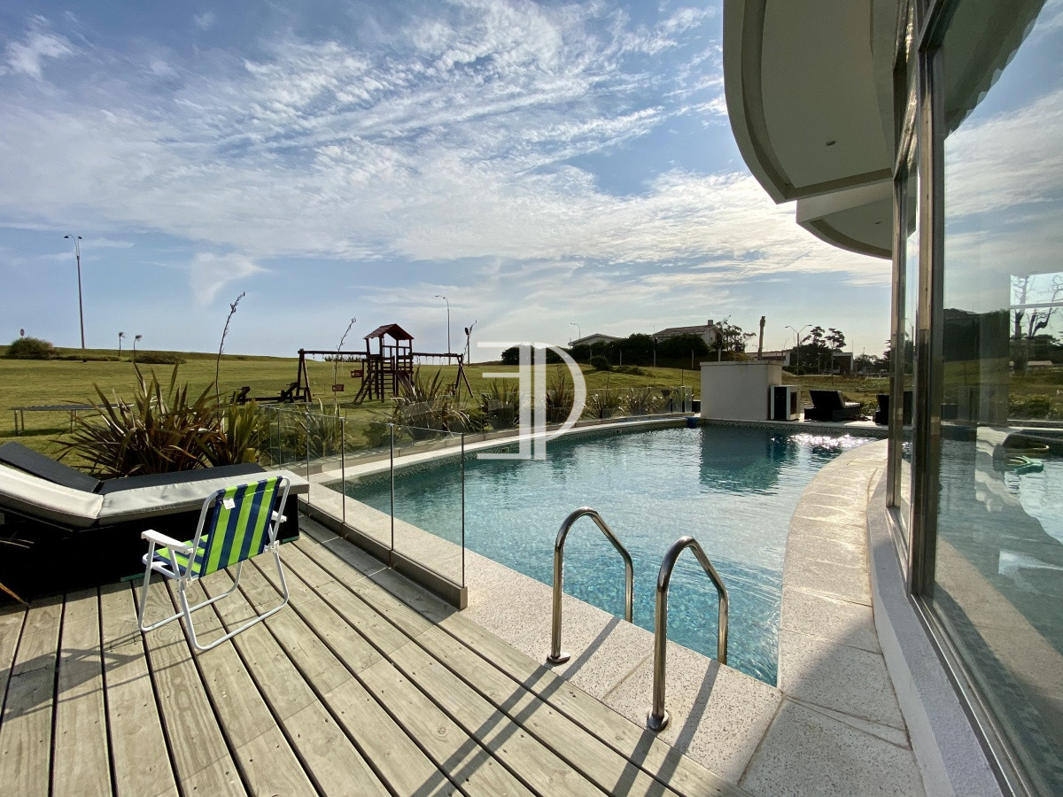 Apartamento ID.579 - Venta apartamento 1 dormitorio Playa mansa Punta del Este. 