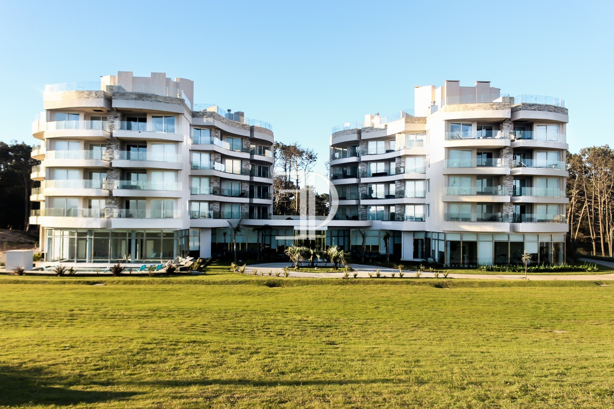 Apartamento ID.579 - Venta apartamento 1 dormitorio Playa mansa Punta del Este. 