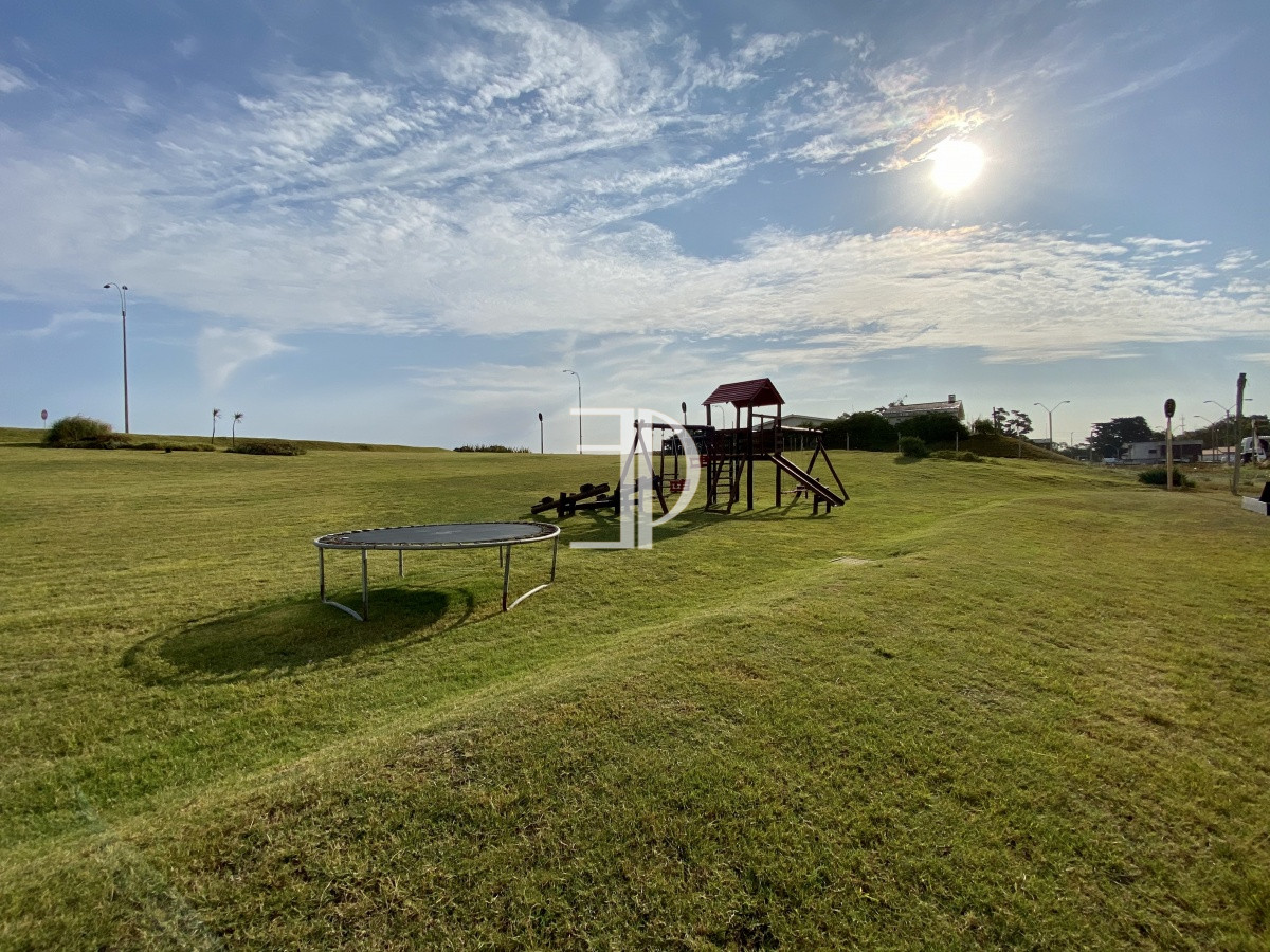 Apartamento ID.579 - Venta apartamento 1 dormitorio Playa mansa Punta del Este. 