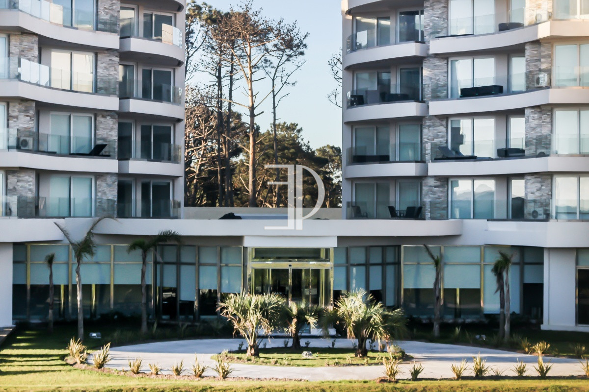 Apartamento ID.579 - Venta apartamento 1 dormitorio Playa mansa Punta del Este. 