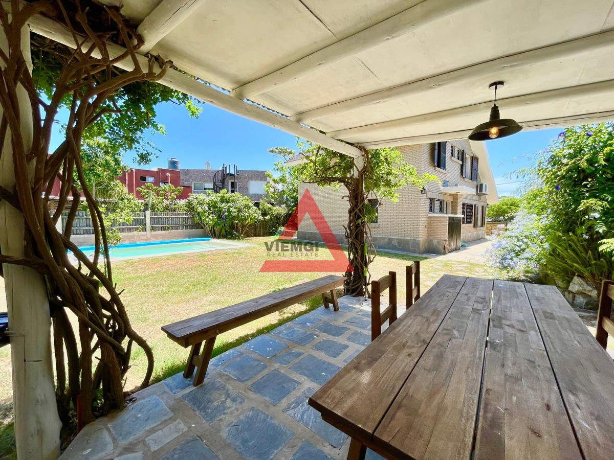 Casa ID.159 - Casa de 4 dormitorios a 200mts del mar , Playa Mansa 
