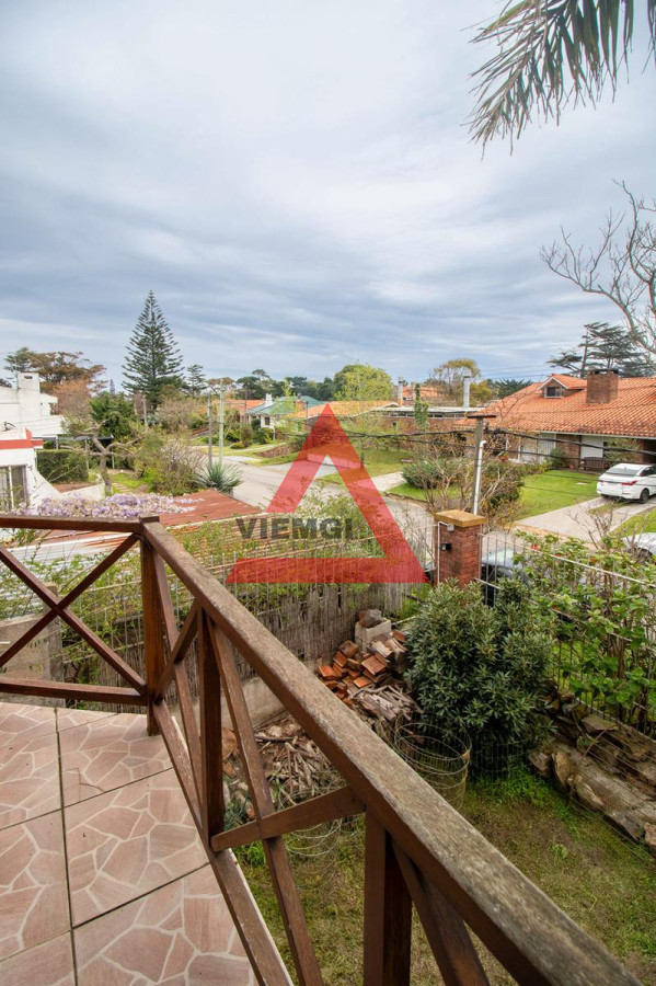 Casa ID.160 - Venta Casa - 4 Dormitorios + Pileta y Parrillero -  Pinares 