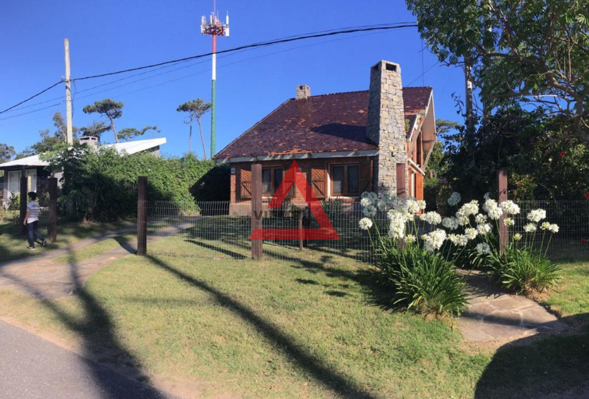 Casa ID.159 - Casa de 4 dormitorios a 200mts del mar , Playa Mansa 