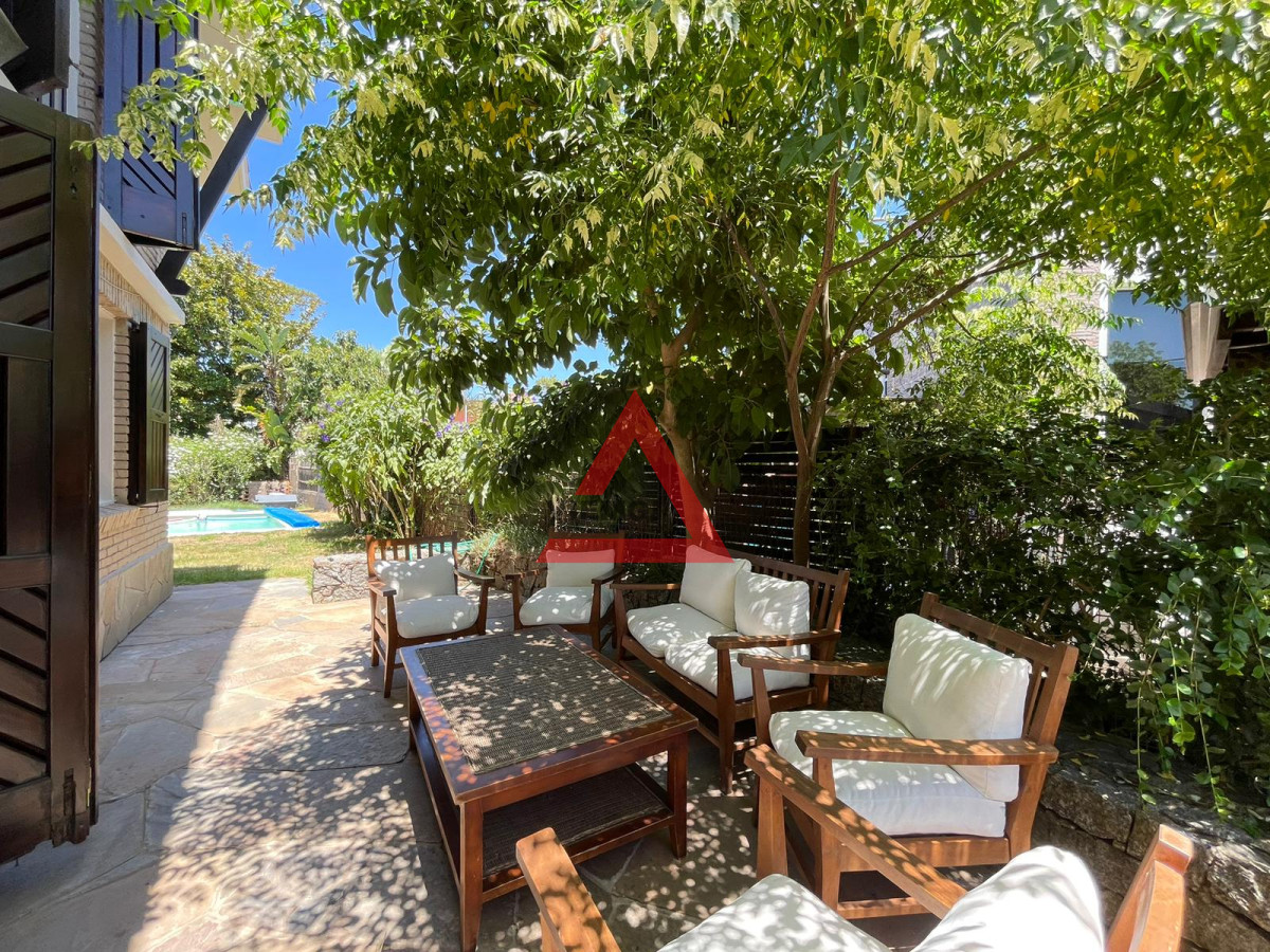 Casa ID.159 - Casa de 4 dormitorios a 200mts del mar , Playa Mansa 