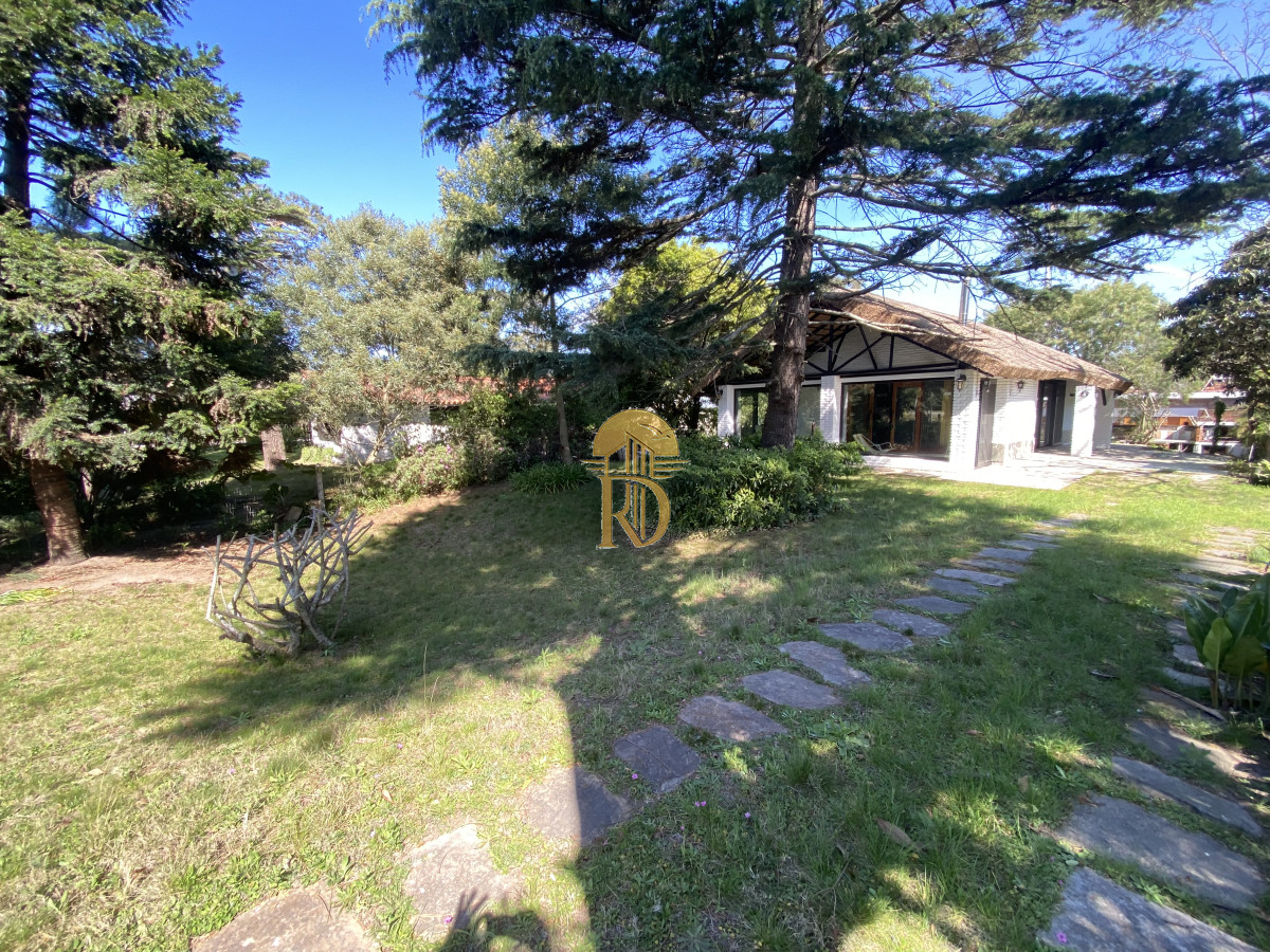Venta casa 3 dormitorios. Pinares, Punta del Este -id-785-1