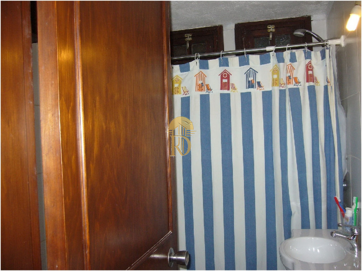 Casa en Pinares, 4 dormitorios * -id-782-11