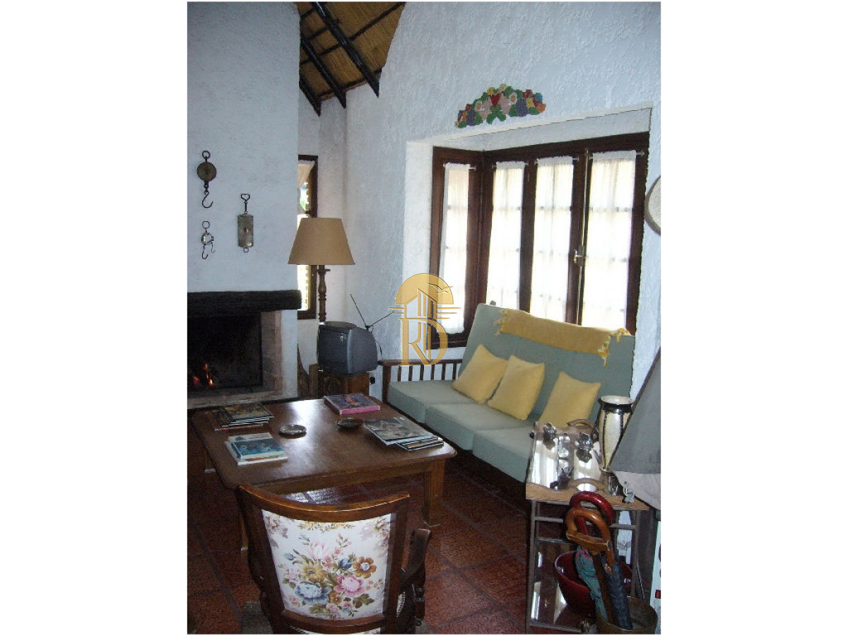Casa en Pinares, 4 dormitorios * -id-782-3