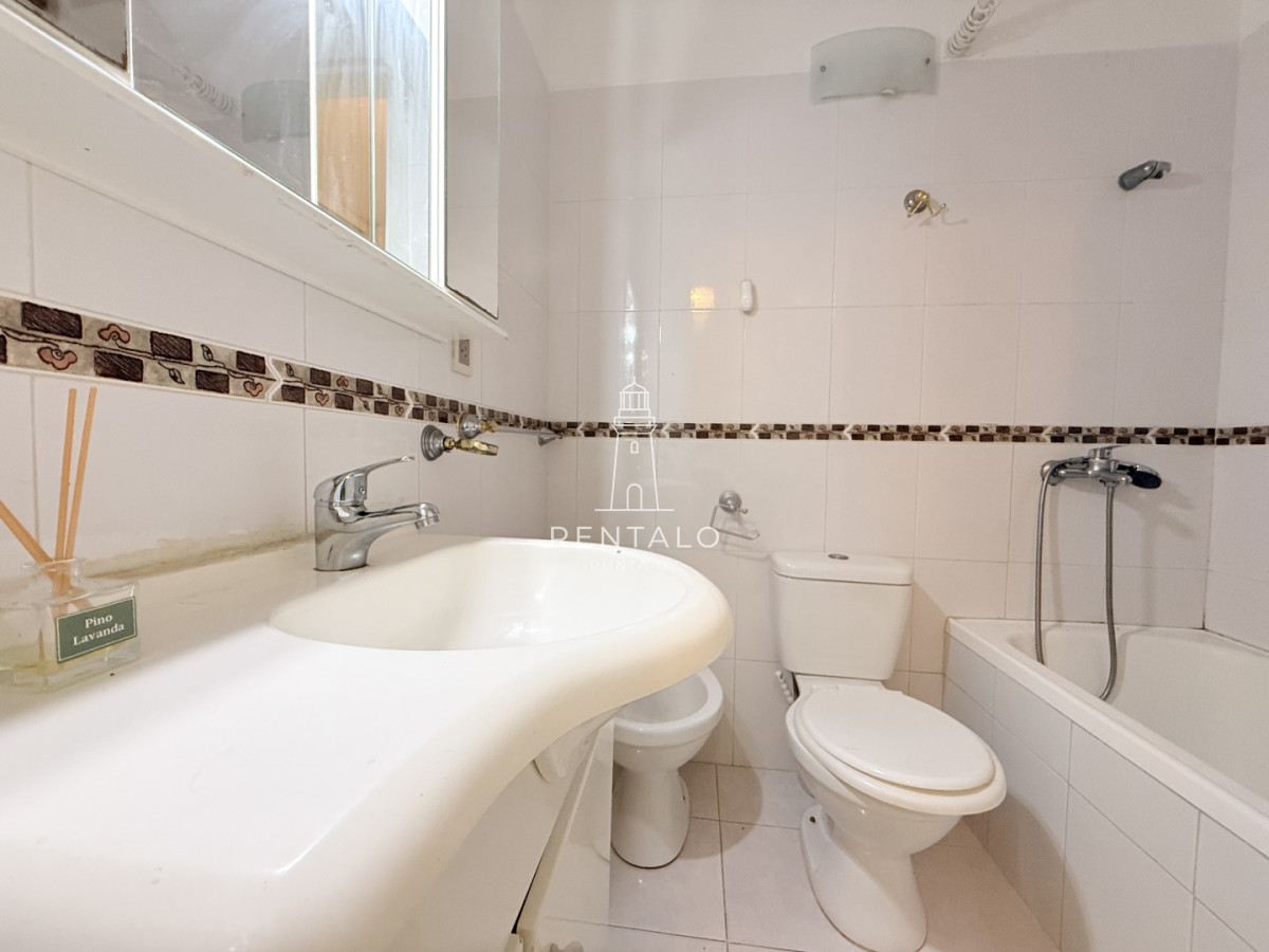 Apartamento ID.1051 - Apartamento de 1 dormitorio en Punta del este oportunidad playa brava