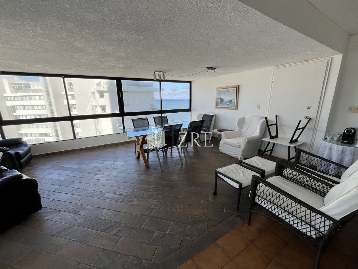 Apartamento ID.640 - Venta apartamento cuatro dormitorios, Península. Punta Del Este 