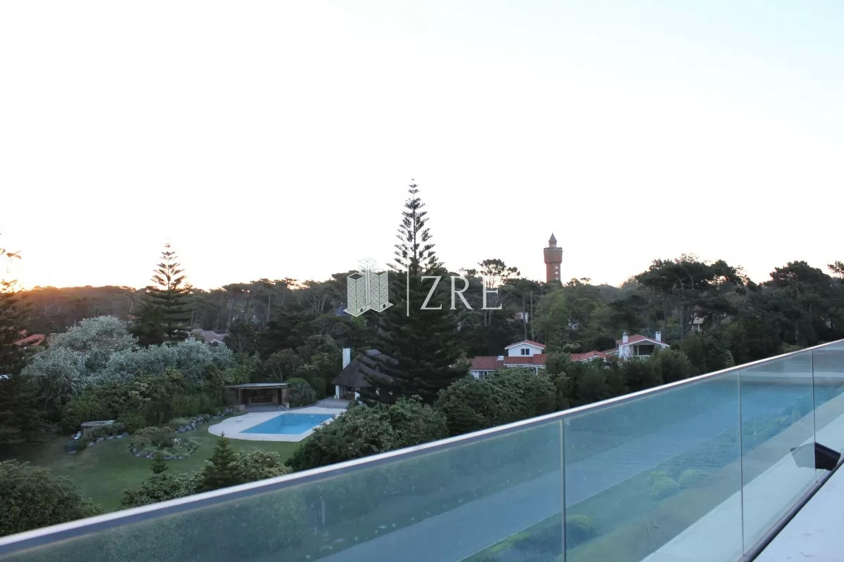 Apartamento ID.908 - Venta apartamento 5 dormitorios playa brava Punta del Este 