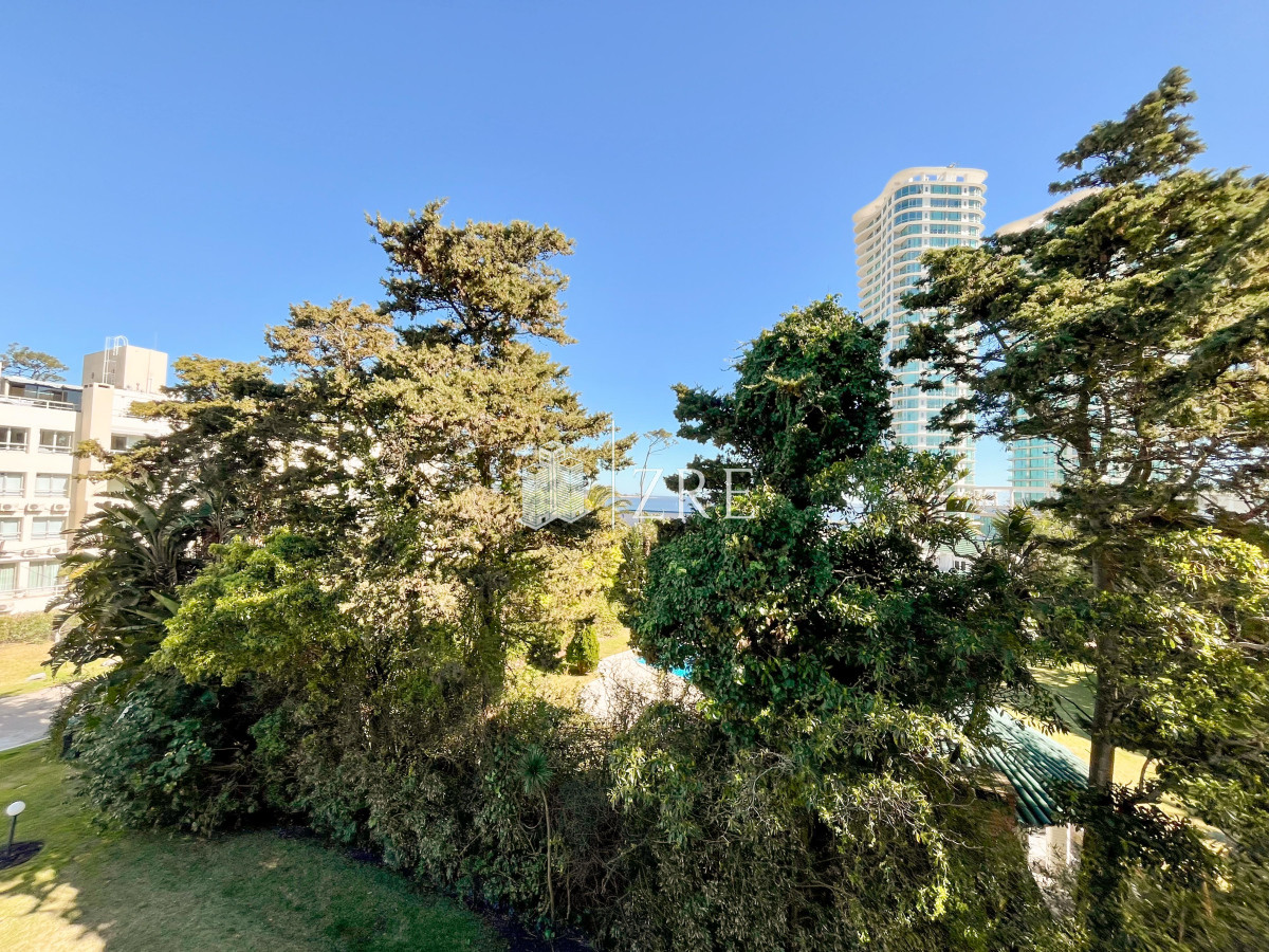 Apartamento ID.614 - Venta apartamento 3 dormitorios. Playa mansa, Punta del Este 
