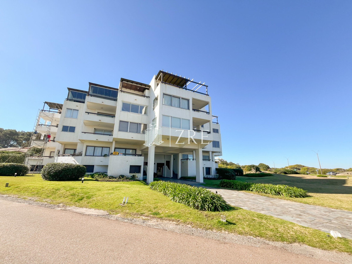 Apartamento ID.1262 - Venta Apartamento 4 Suites Con Vista al Mar, Playa Brava, Punta del Este.