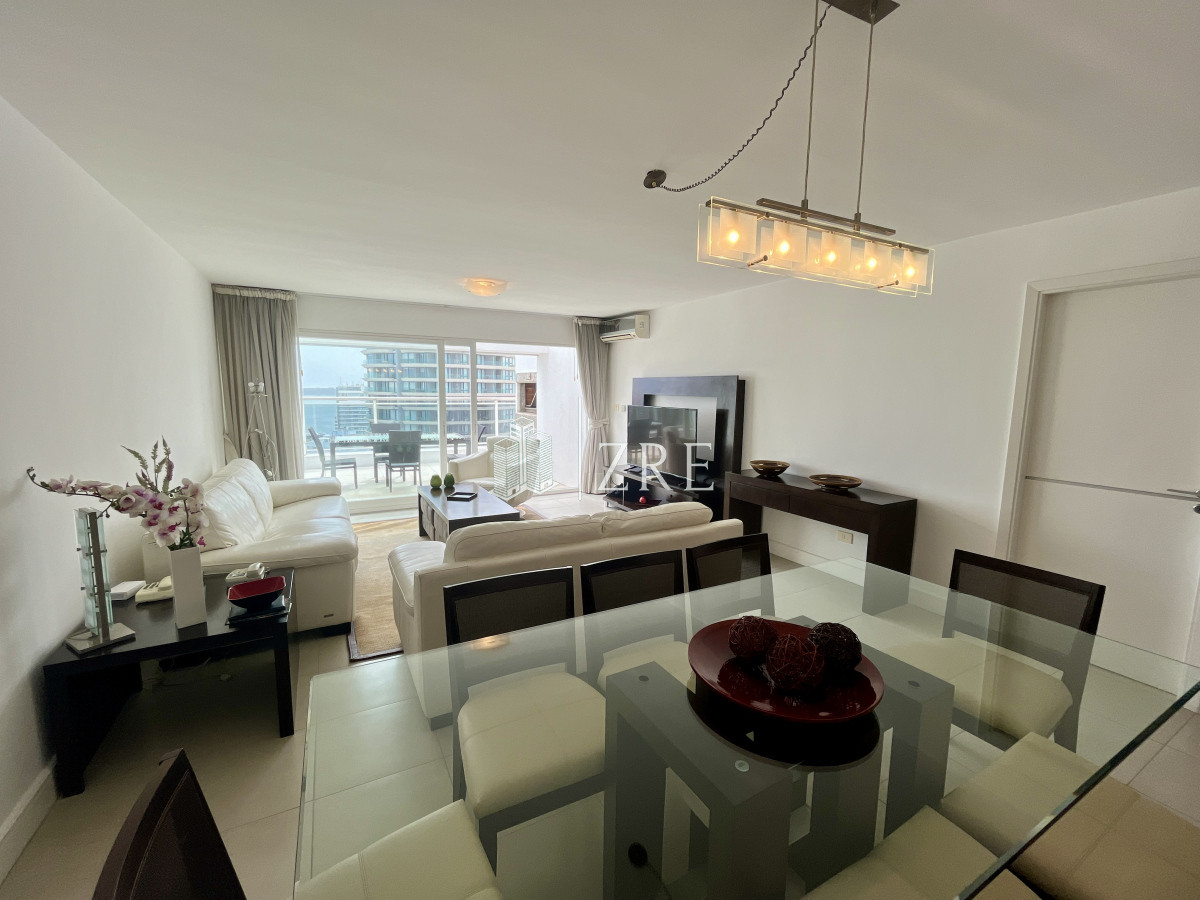 Apartamento ID.695 - Venta apartamento penthouse 3 dormitorios. Playa brava, Punta del Este 