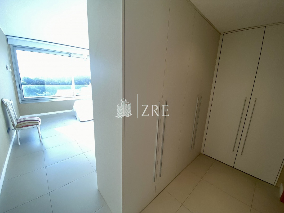 Apartamento ID.341 - Venta apartamento 4 dormitorios, playa brava Punta del Este 