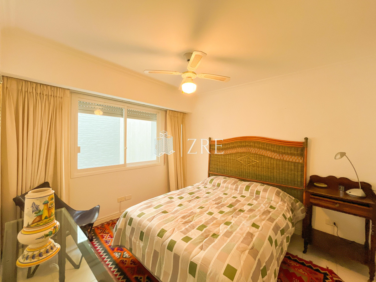 Apartamento ID.985 - Venta y alquiler apartamento en Península, Punta del Este 