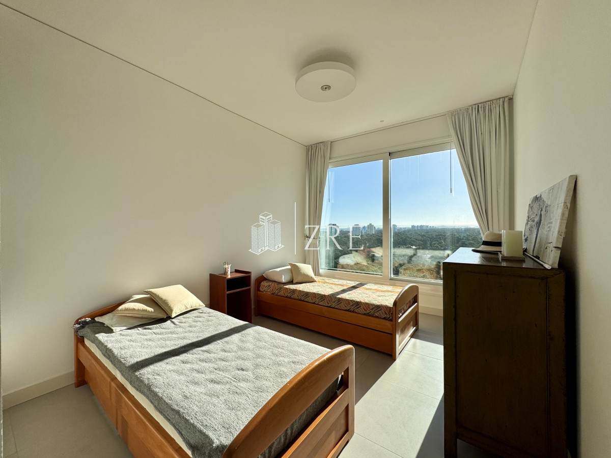 Apartamento ID.558 - Venta apartamento Punta del Este, playa brava 