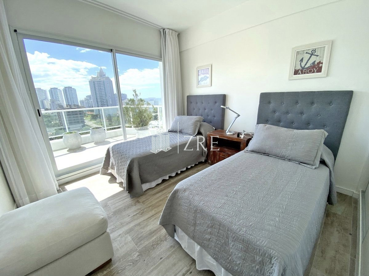 Apartamento ID.163 - Venta apartamento 3 dormitorios. Aidy Grill, Punta del Este.  