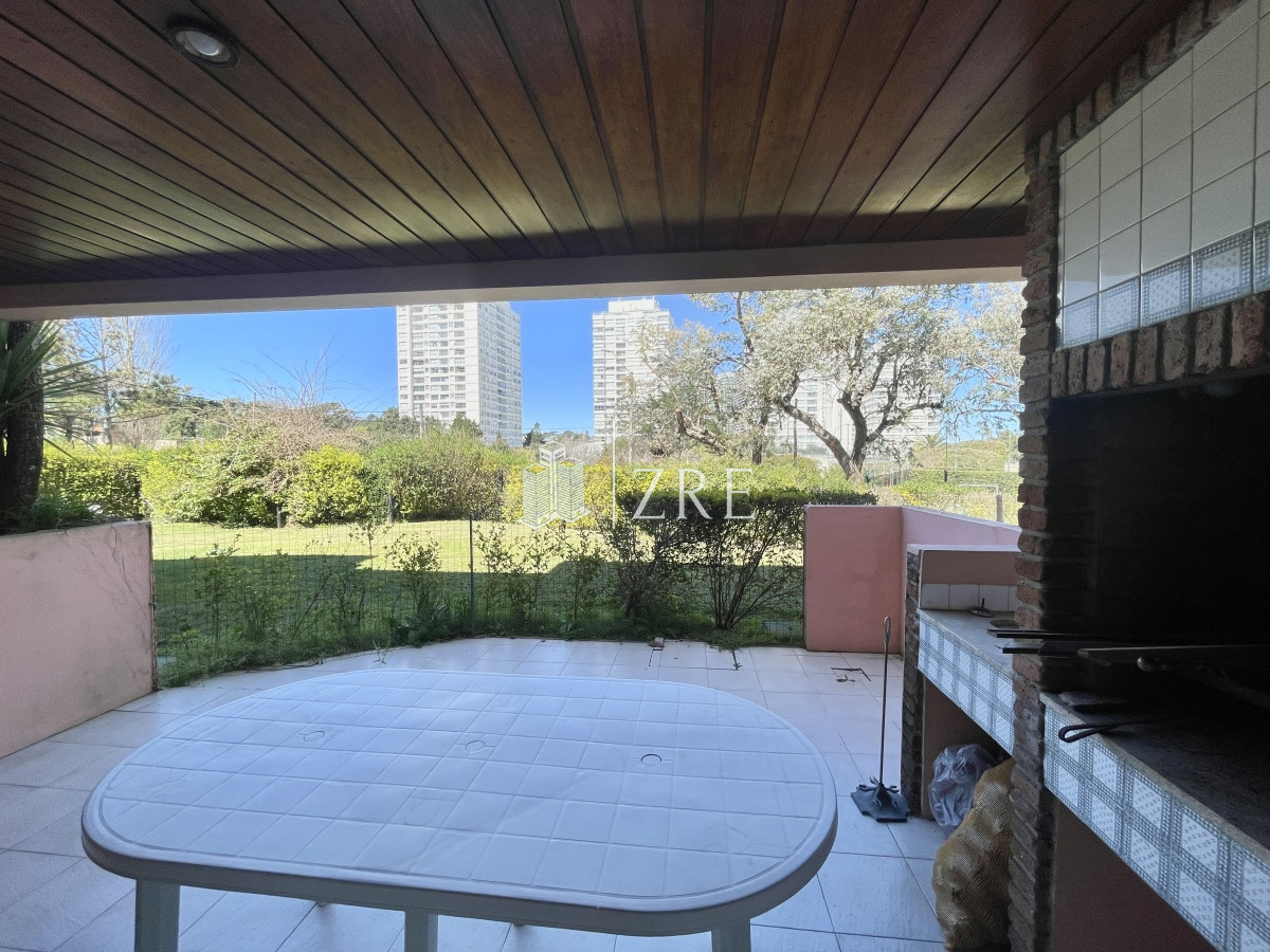 Apartamento ID.188 - Venta Oportunidad Departamento - 3 dormitorios - Playa Mansa - Punta Del Este