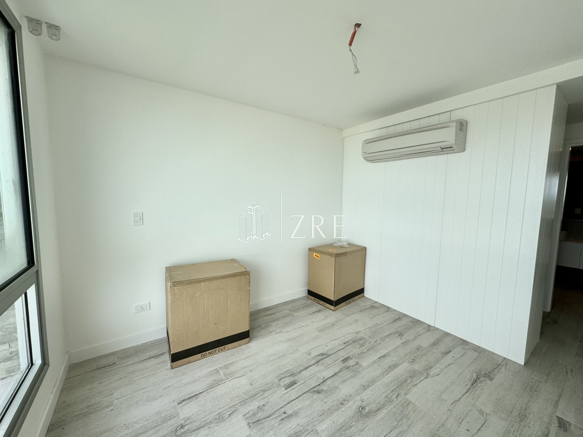 Apartamento ID.809 - Venta Penthouse  - 3 Dormitorios + Servicio - Playa Mansa 