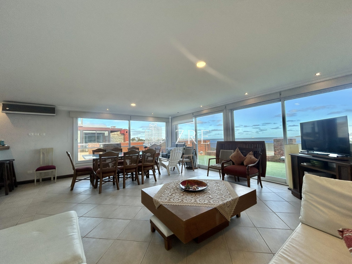 Apartamento ID.83 - Venta penthouse duplex Punta del Este primera linea Playa Mansa