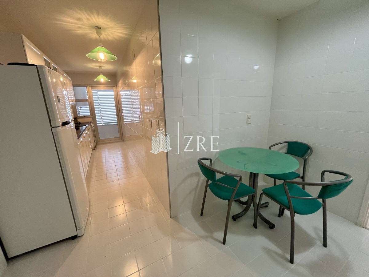 Apartamento ID.137 - Venta apartamento 3 dormitorios más dependencia, playa mansa. Punta del Este 