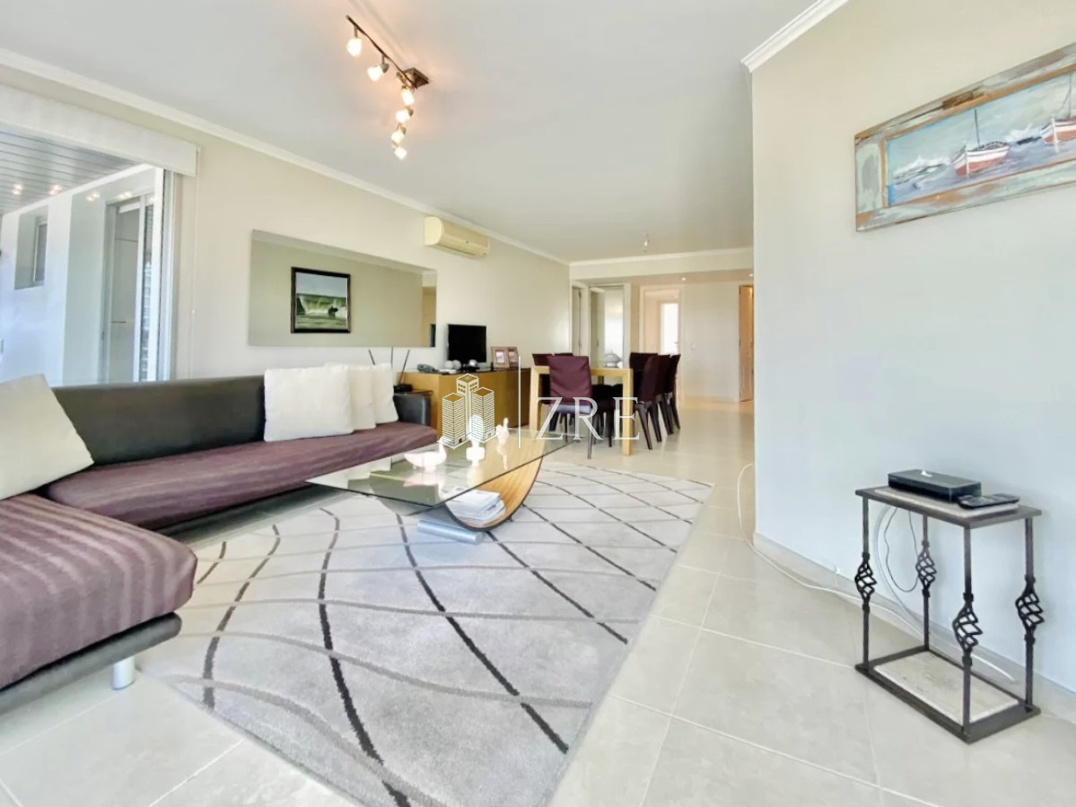 Apartamento ID.903 - Apartamento en Venta de tres dormitorios, Punta del Este 