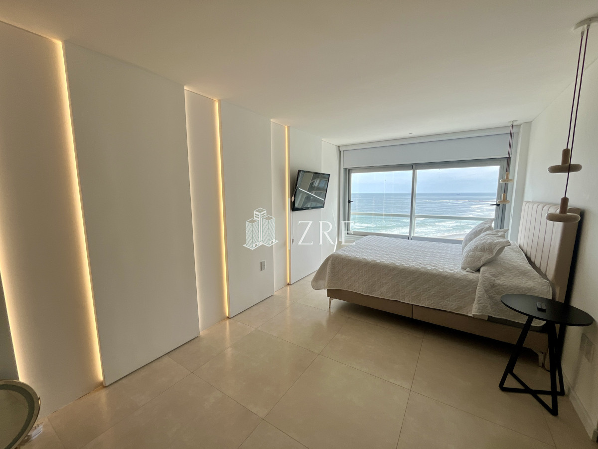 Apartamento ID.668 - Venta apartamento 4 dormitorios. Playa brava, Punta del Este 