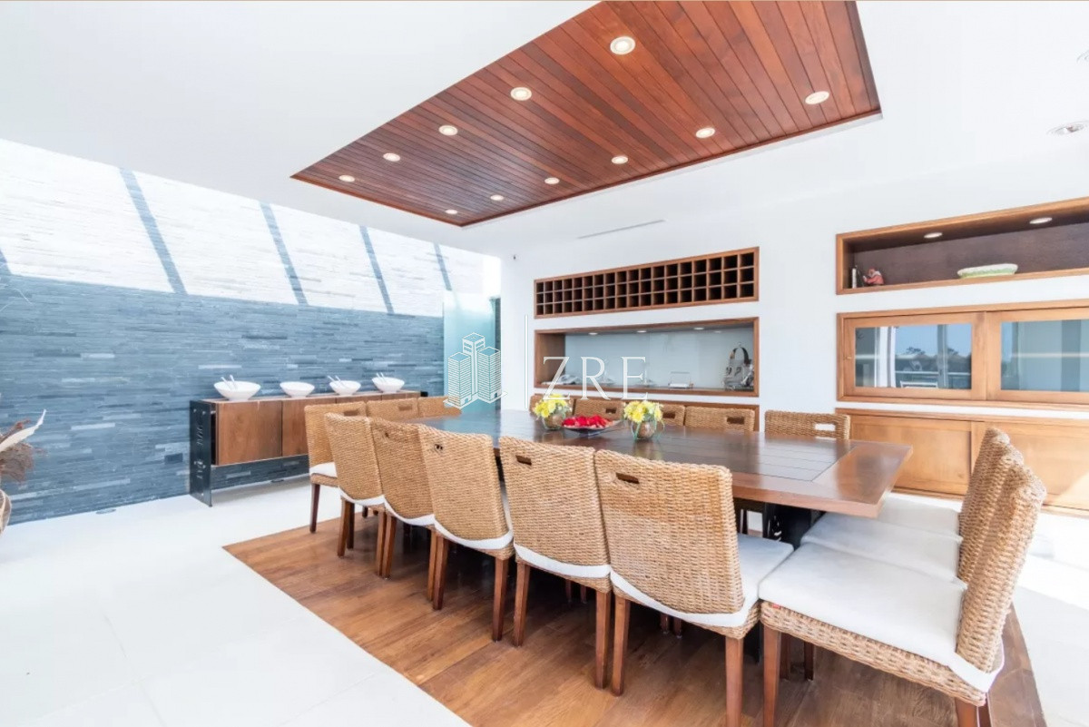 Apartamento ID.350 - Venta duplex 4 dormitorios playa brava Punta del Este