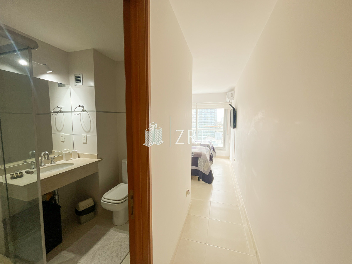 Apartamento ID.931 - Alquiler temporal, apartamento 2 dormitorios. Playa mansa, Punta del Este. 