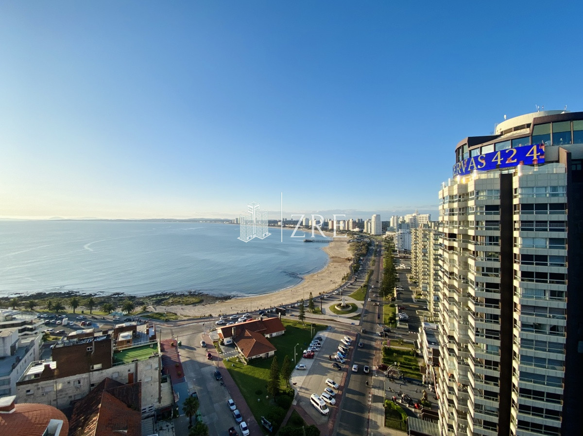 Apartamento ID.434 - Venta apartamento 3 dormitorios, piso alto, Torre tradicional en Punta del Este 