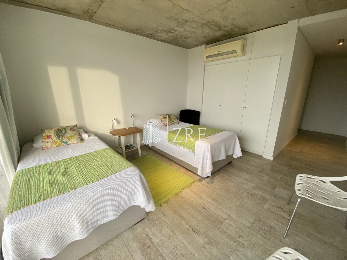 Apartamento ID.335 - Venta apartamento 3 dormitorios playa mansa Punta del Este