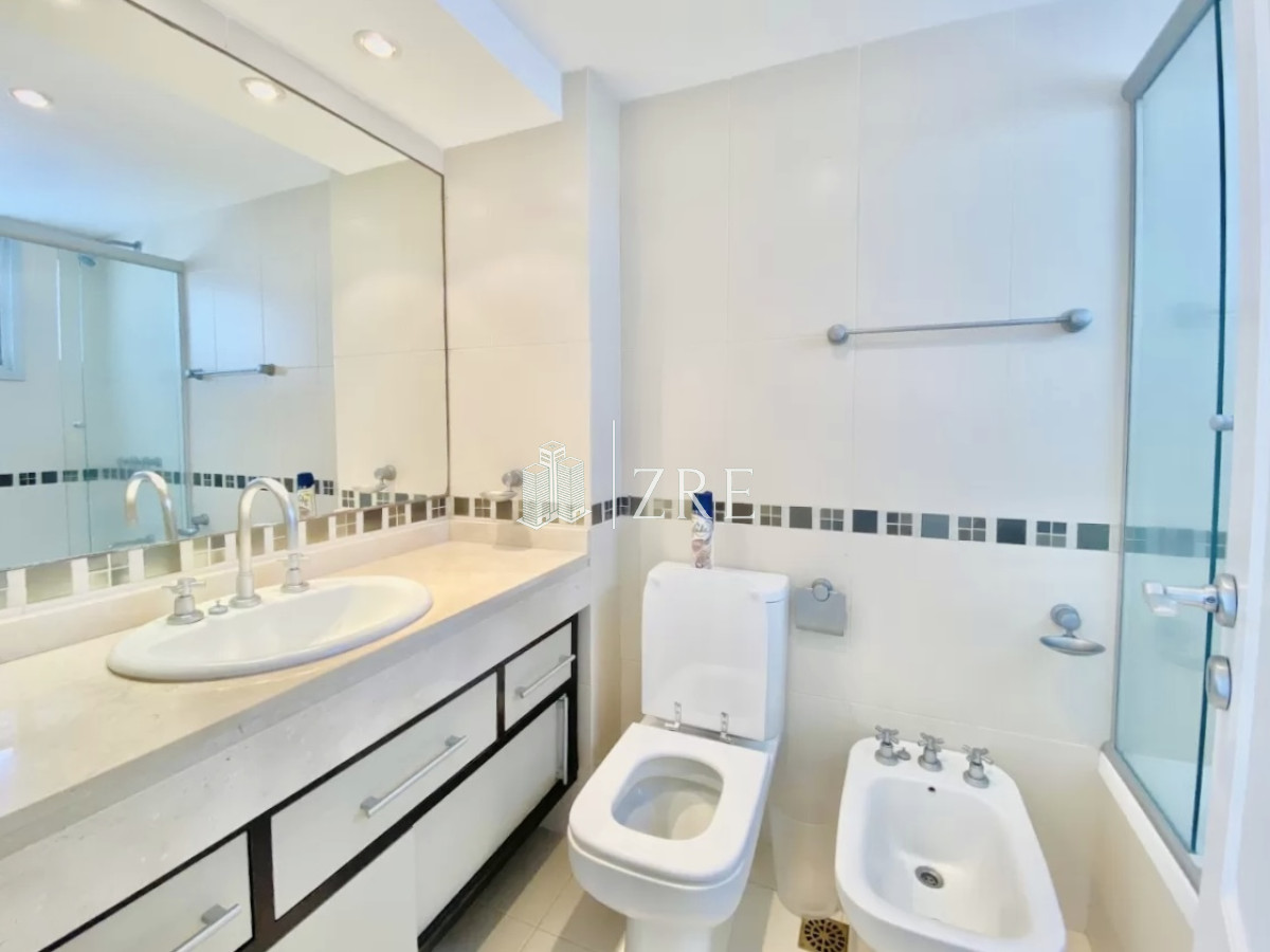 Apartamento ID.903 - Apartamento en Venta de tres dormitorios, Punta del Este 