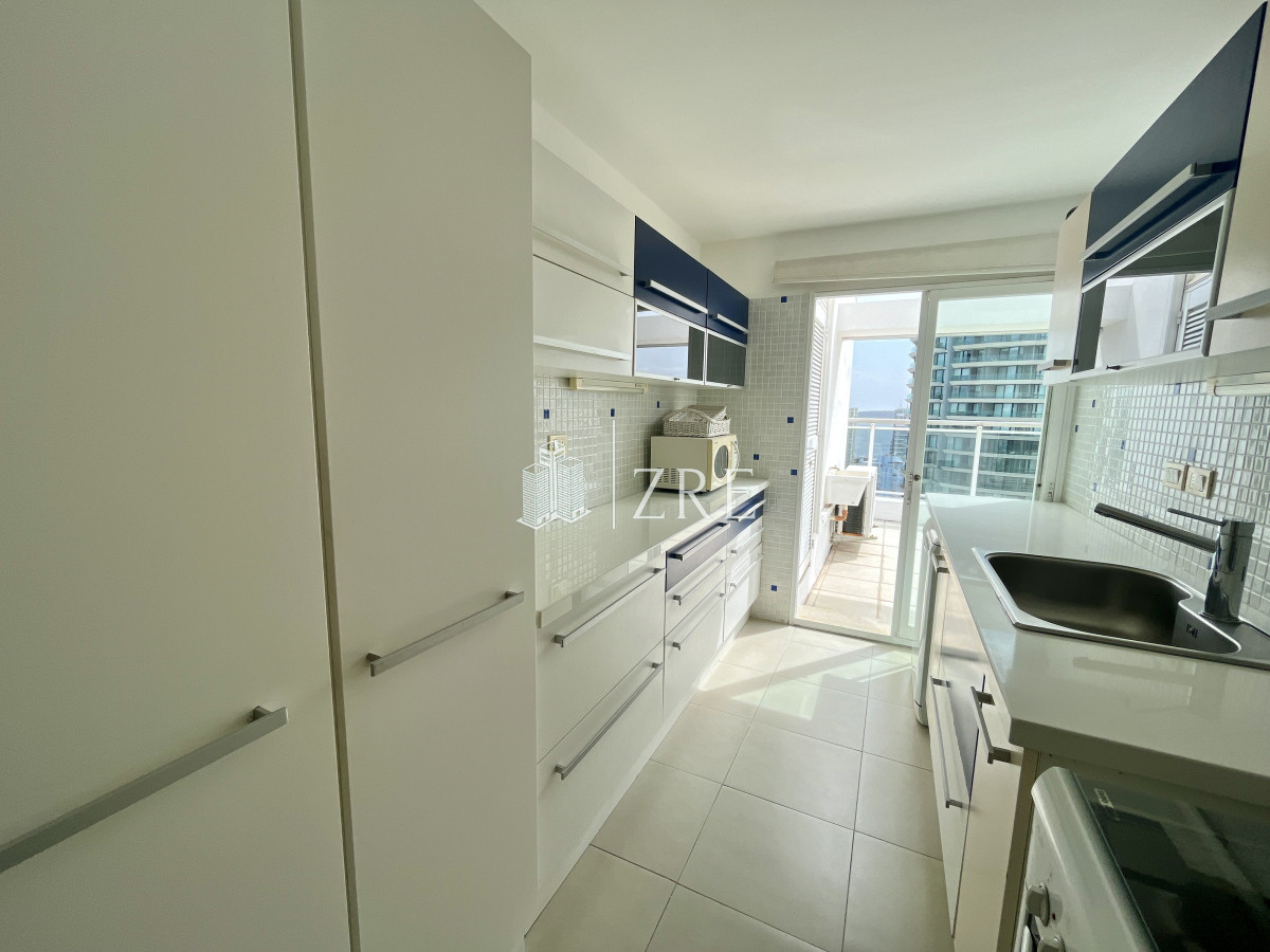 Apartamento ID.695 - Venta apartamento penthouse 3 dormitorios. Playa brava, Punta del Este 