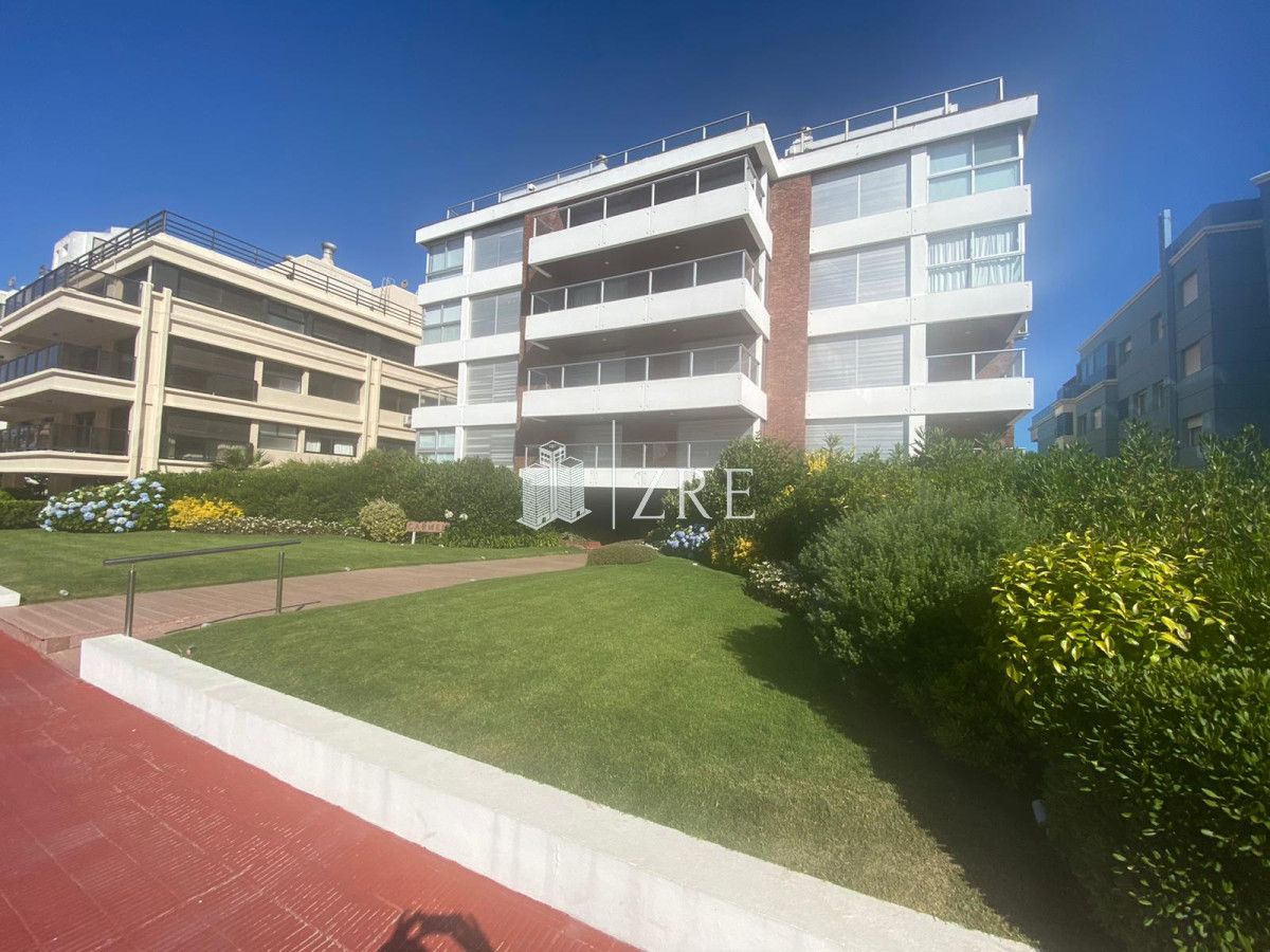 Apartamento ID.500 - Venta Pent-house de lujo sobre el mar en península de Punta del Este   