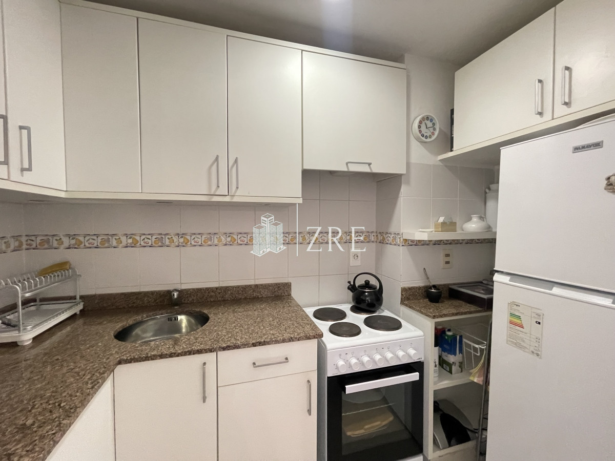 Apartamento ID.160 - Venta apartamento 1 dormitorio con vista al mar. Península, Punta del Este.  