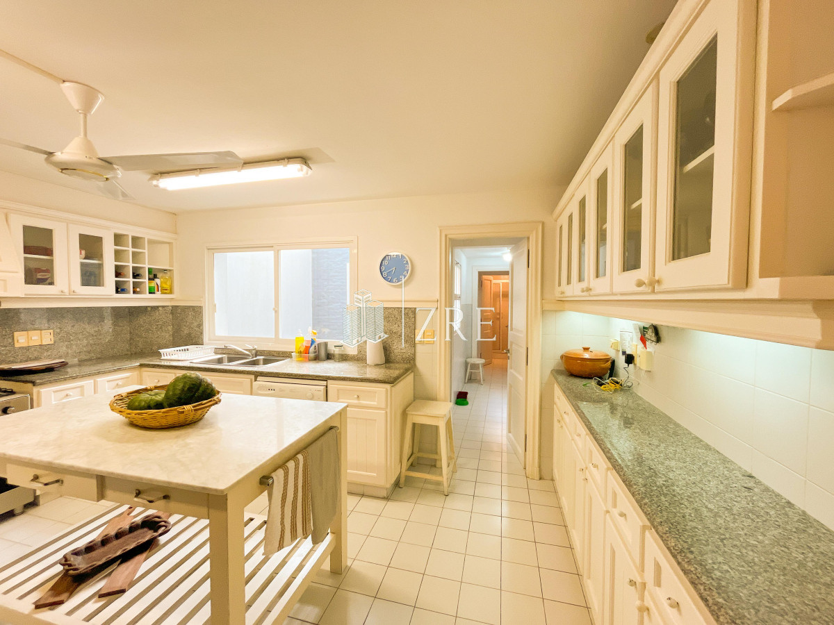 Apartamento ID.985 - Venta y alquiler apartamento en Península, Punta del Este 