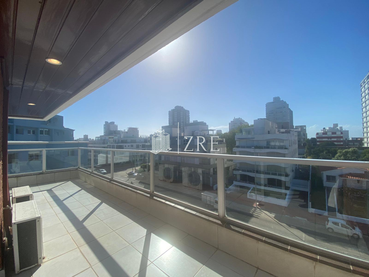 Apartamento ID.500 - Venta Pent-house de lujo sobre el mar en península de Punta del Este   