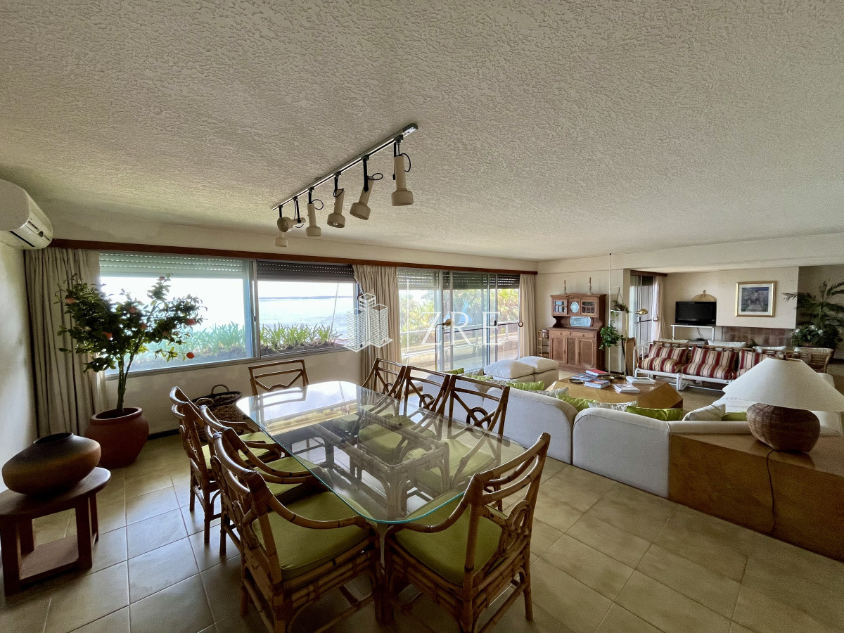 Apartamento ID.685 - Venta Apartamento en venta 3 dormitorios y dependencia en Punta Ballena