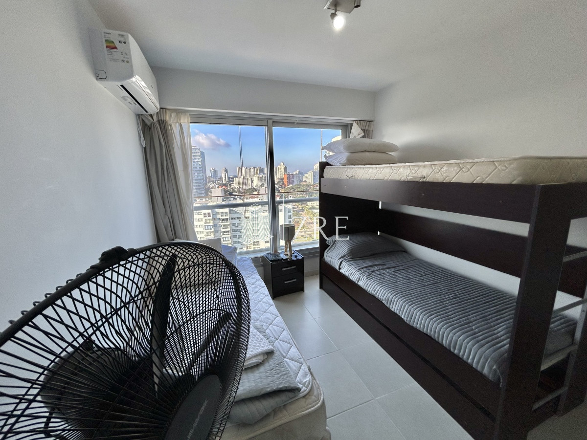 Apartamento ID.736 - Venta apartamento Punta del Este en Playa Mansa con vista al mar. 2 dormitorios