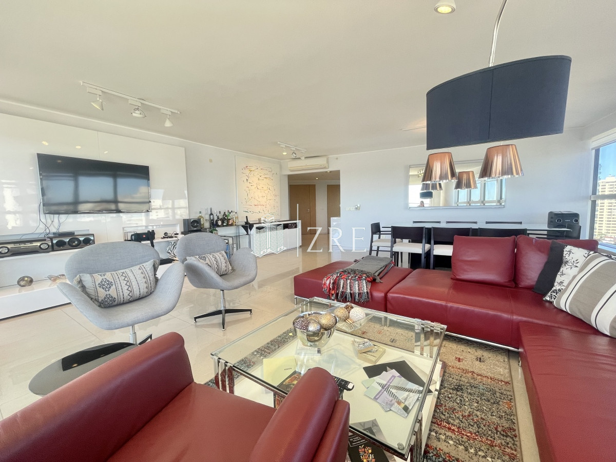 Apartamento ID.225 - Venta Departamento - 3 dormitorios + servicio - Punta Del Este -  Playa Mansa