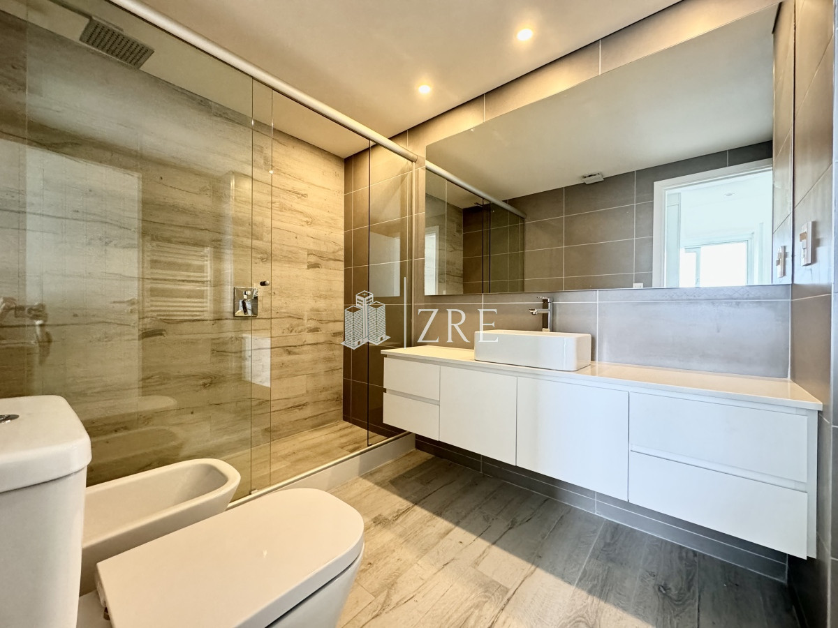 Apartamento ID.809 - Venta Penthouse  - 3 Dormitorios + Servicio - Playa Mansa 