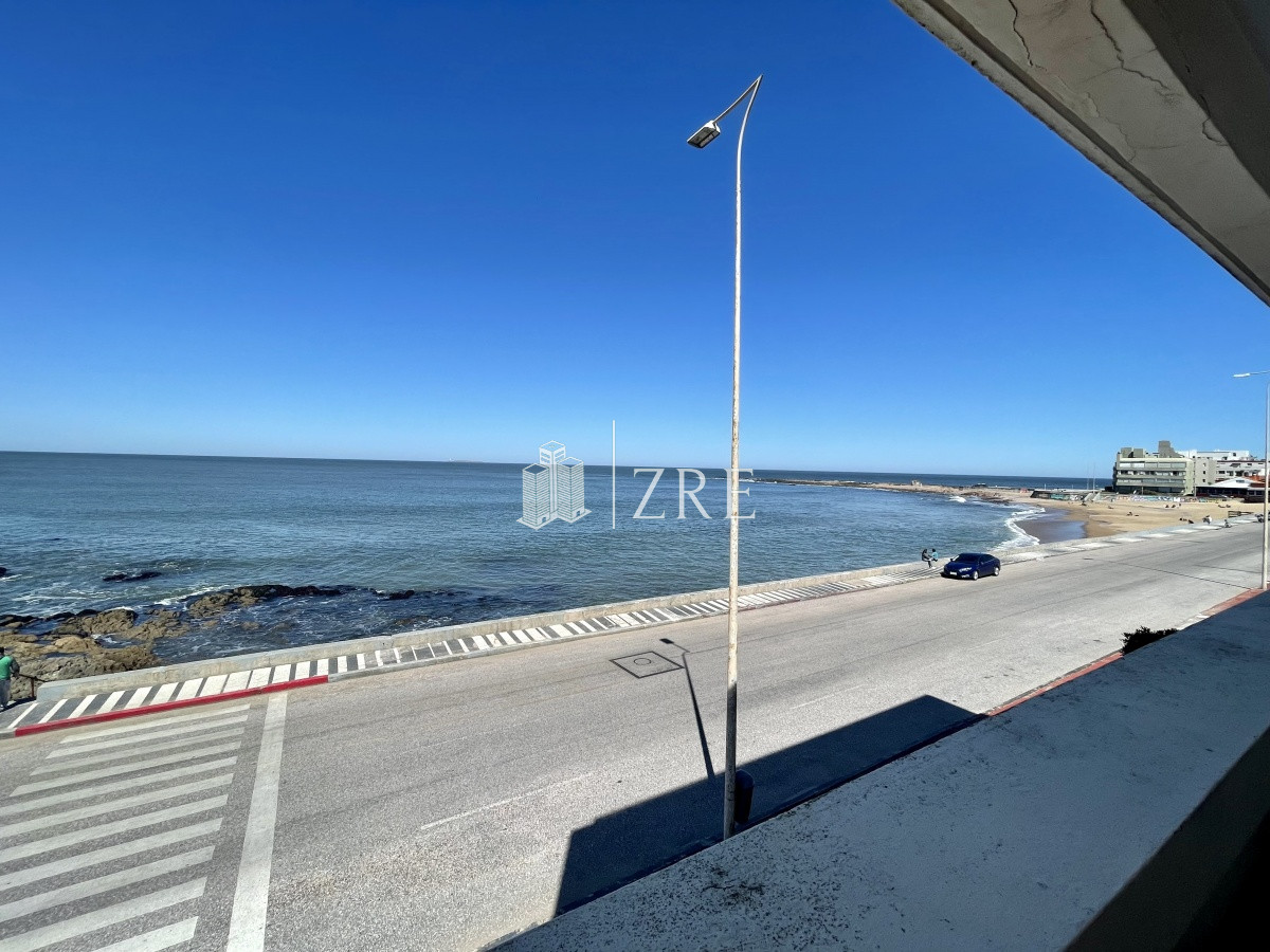 Apartamento ID.473 - Venta Apartamento en primera línea, Playa Brava, Punta del Este.