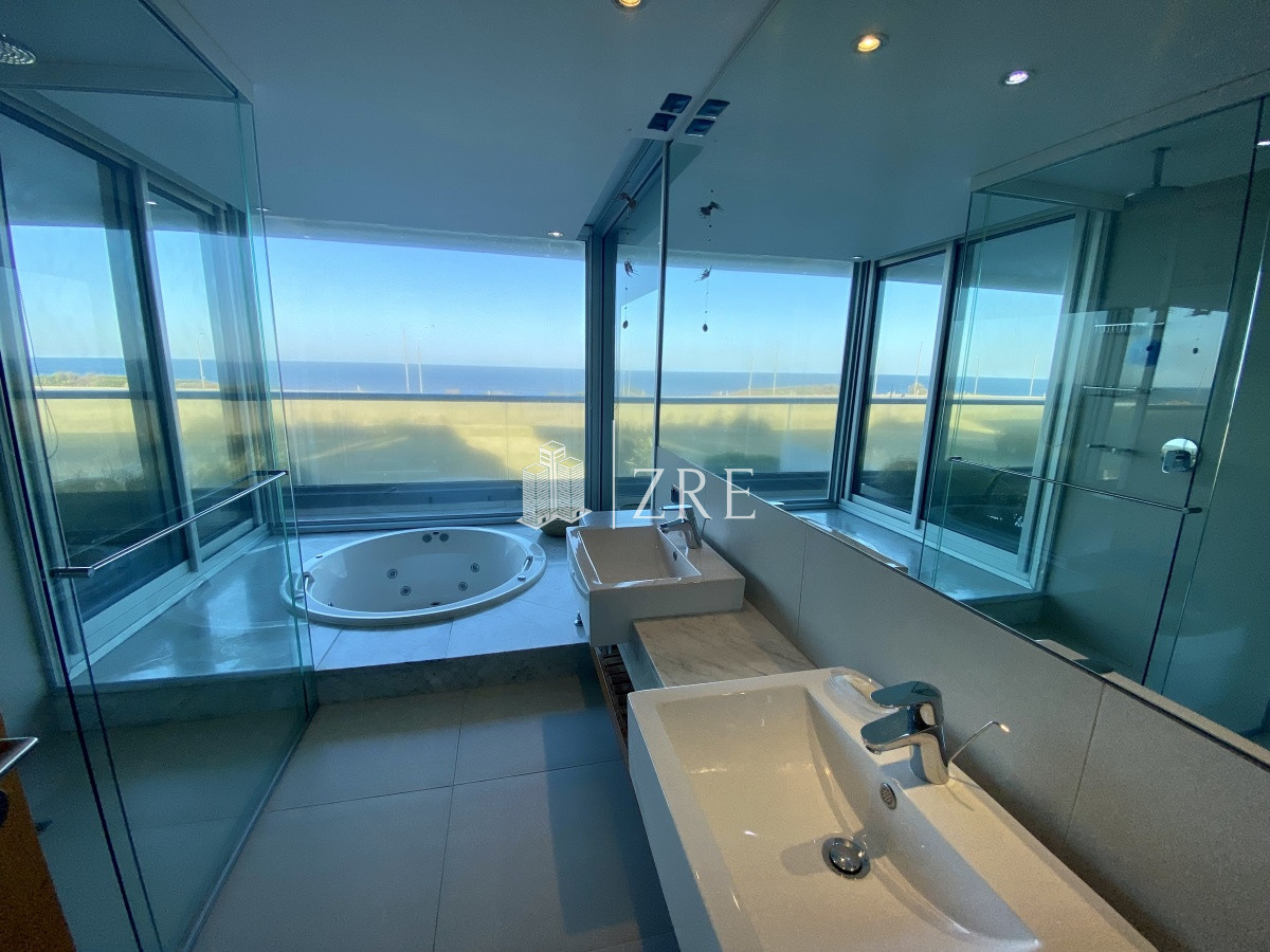 Apartamento ID.341 - Venta apartamento 4 dormitorios, playa brava Punta del Este 