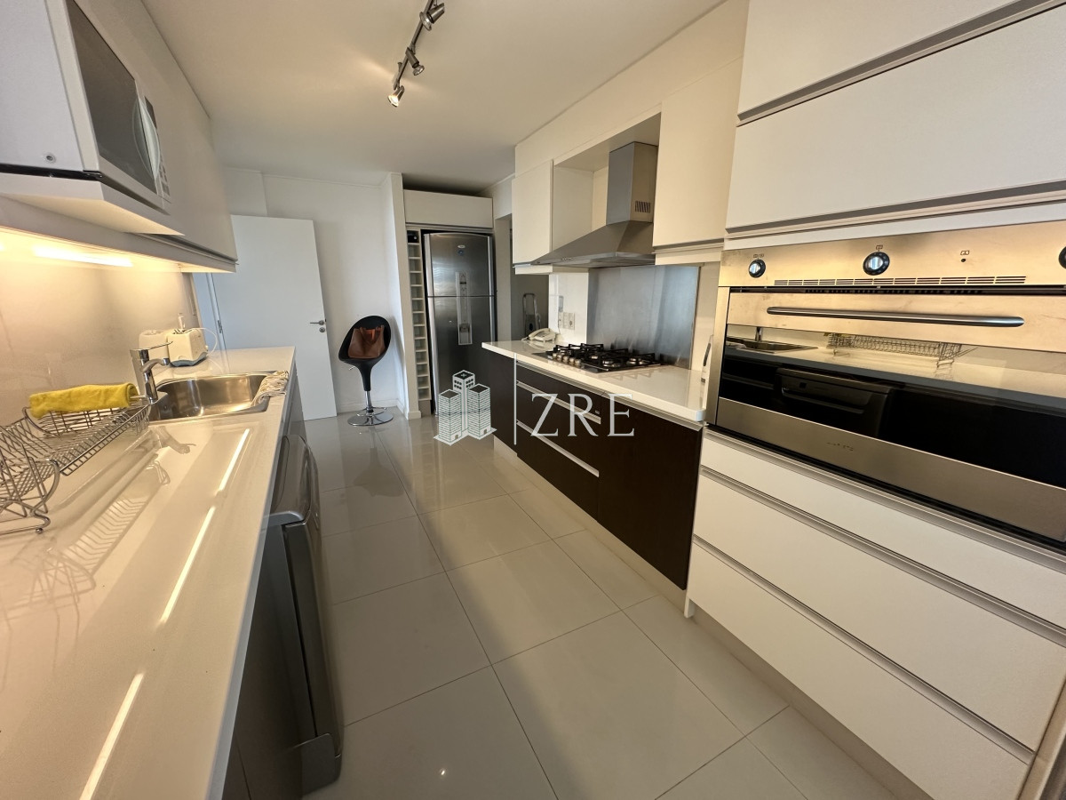 Apartamento ID.771 - Alquiler Apartamento 4 dormitorios