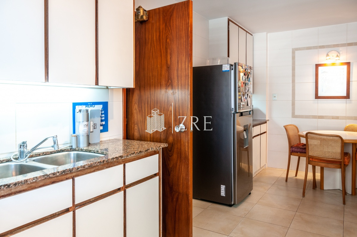Apartamento ID.338 - Primera fila Playa Mansa, semipiso en Malecon.