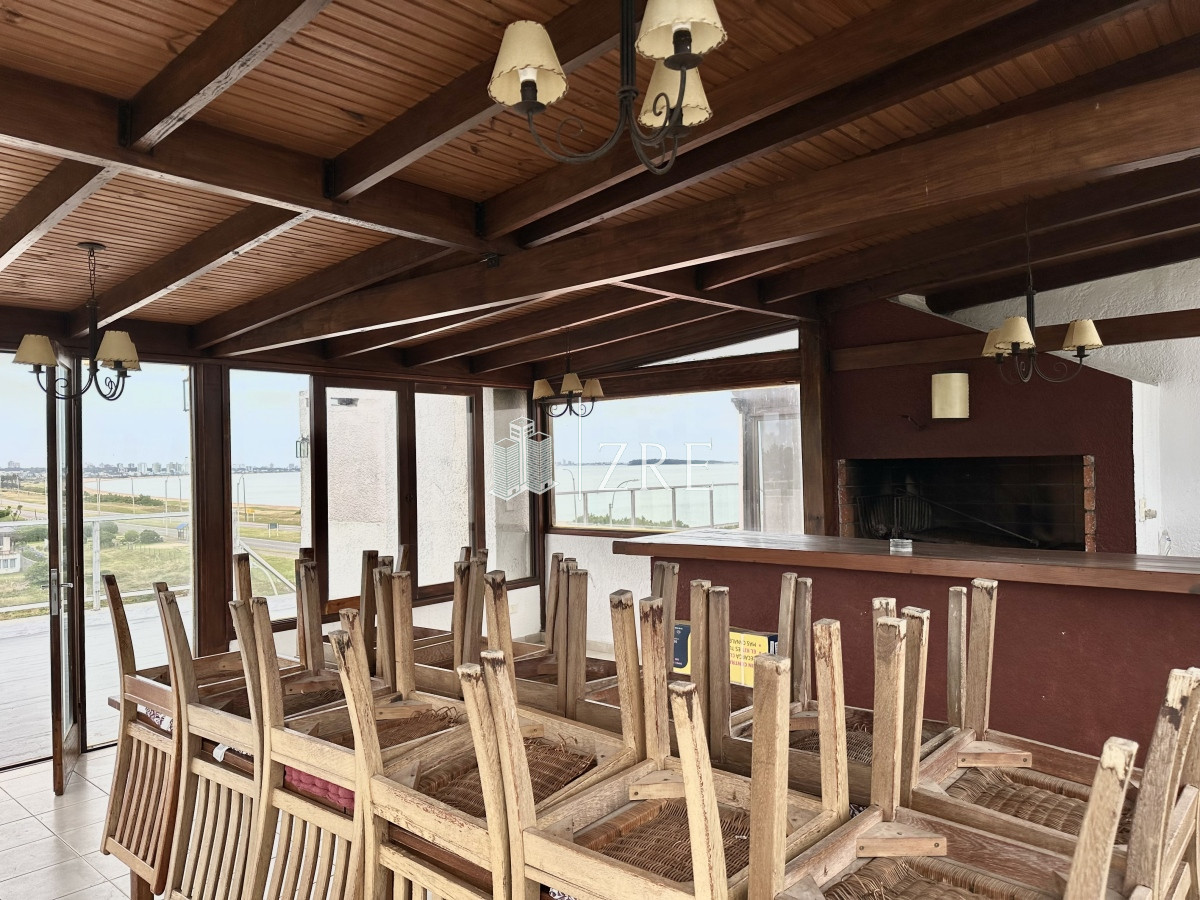 Apartamento ID.801 - Venta Apartamento - 3 Dormitorios 3 Baños - Primera linea Playa Mansa 