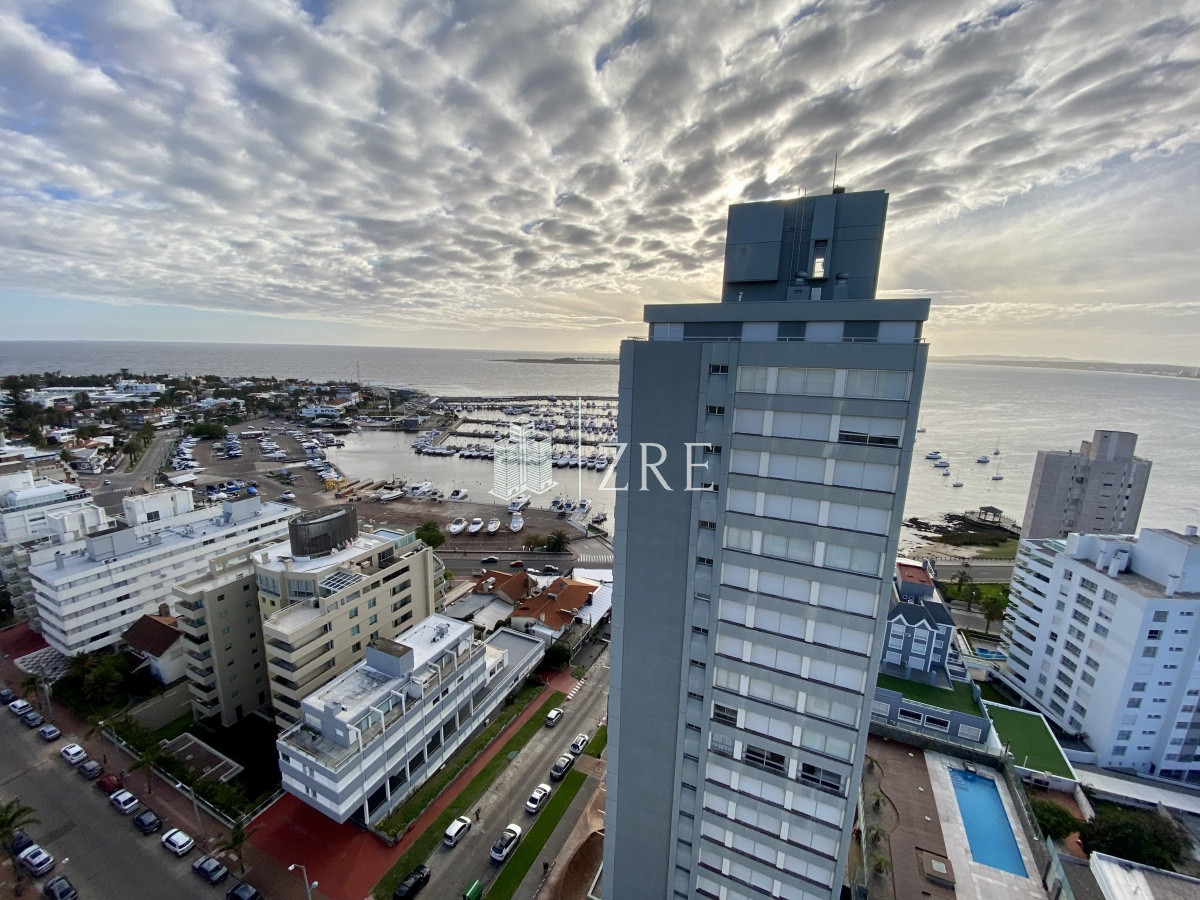Apartamento ID.349 - Venta Apartamento 3 dormitorios en península Punta del Este 